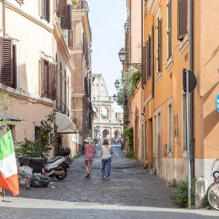 Elegant & Quiet Next To Colosseo *