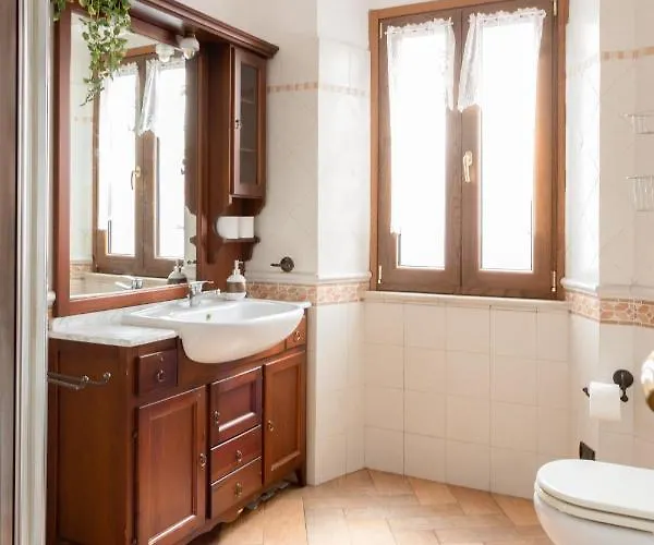 Elegant & Quiet Next To Colosseo דירה