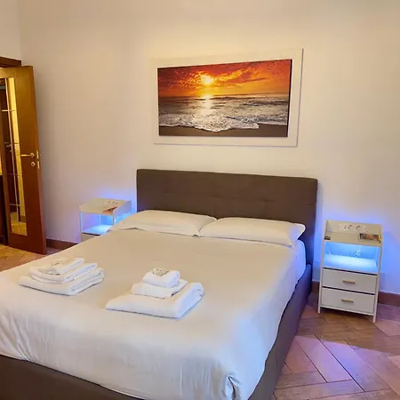 Apartament Monti - 5 Minute Walk To Colosseum & Metro *